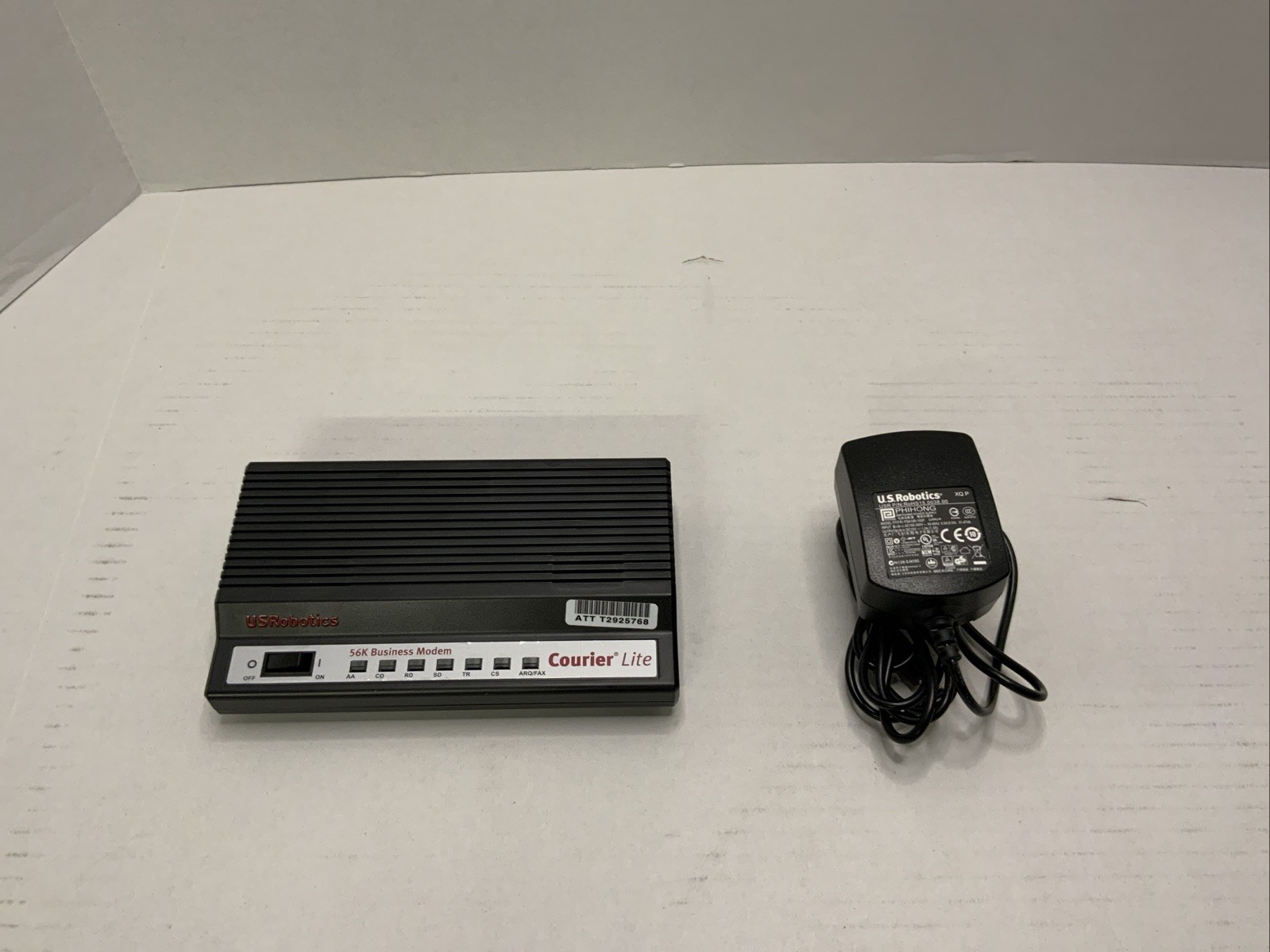 US ROBOTICS 56K BUSINESS MODEM COURIER LITE 5686G New Open Box