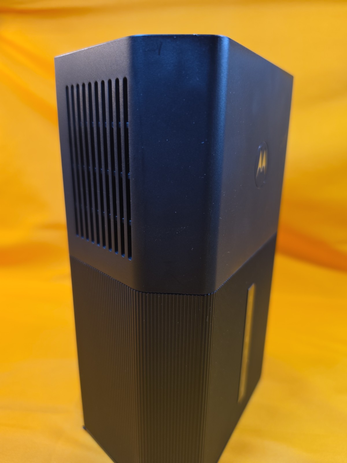Motorola MT8733 DOCSIS 3.1 Cable Modem AX6000 WiFi 6 Router No Power Adapter
