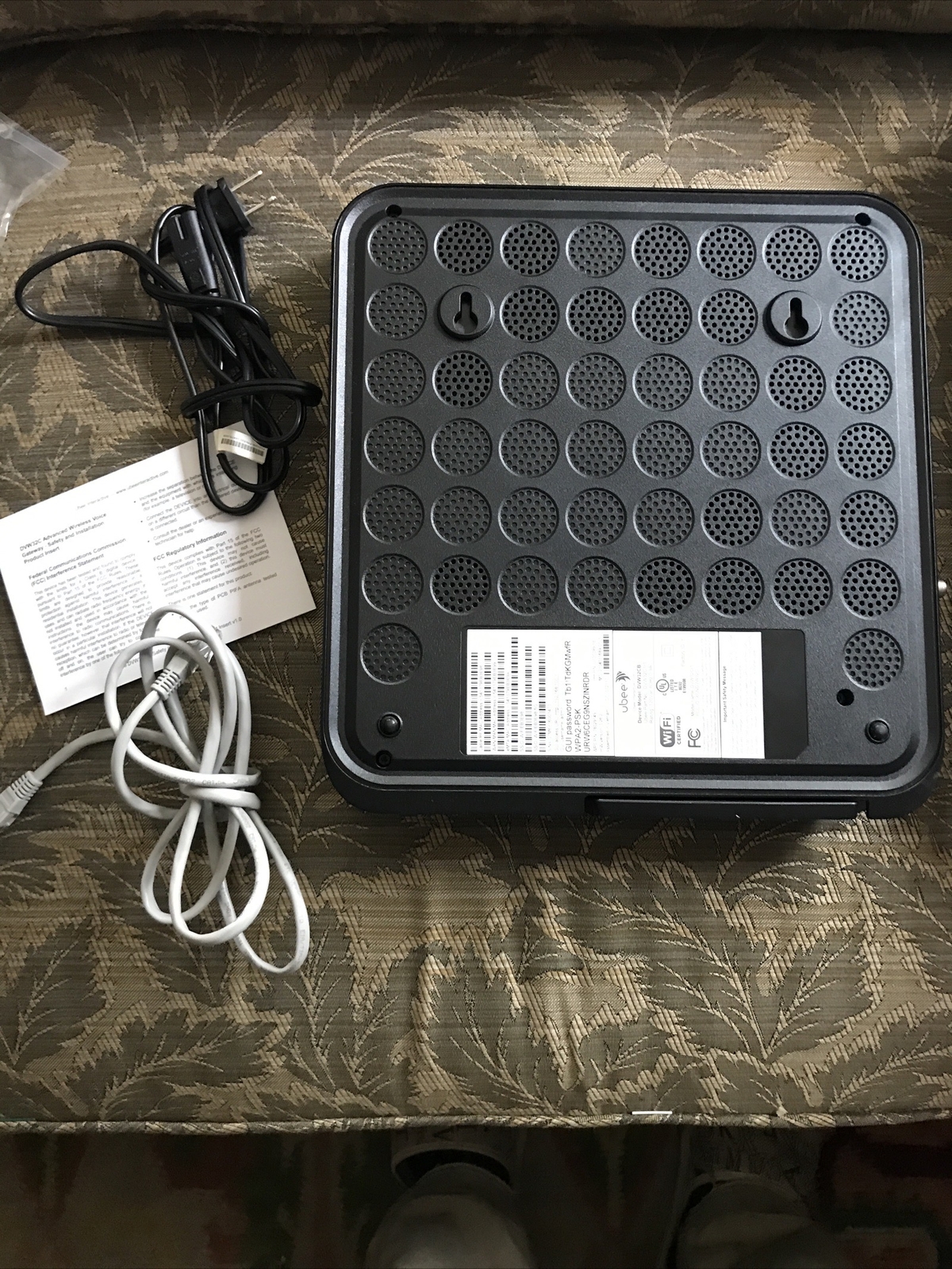 Ubee DOCSIS 3.0 WeMTA DVW32CB Cable Modem Wireless Router Gateway WiFi
