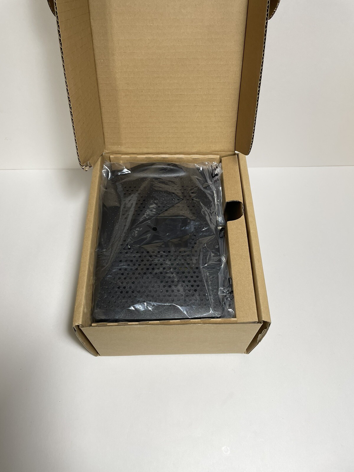 Technicolor DPC3216C DOCSIS 3.0 16×4 Cable Modem Embedded Digital Voice Adapter