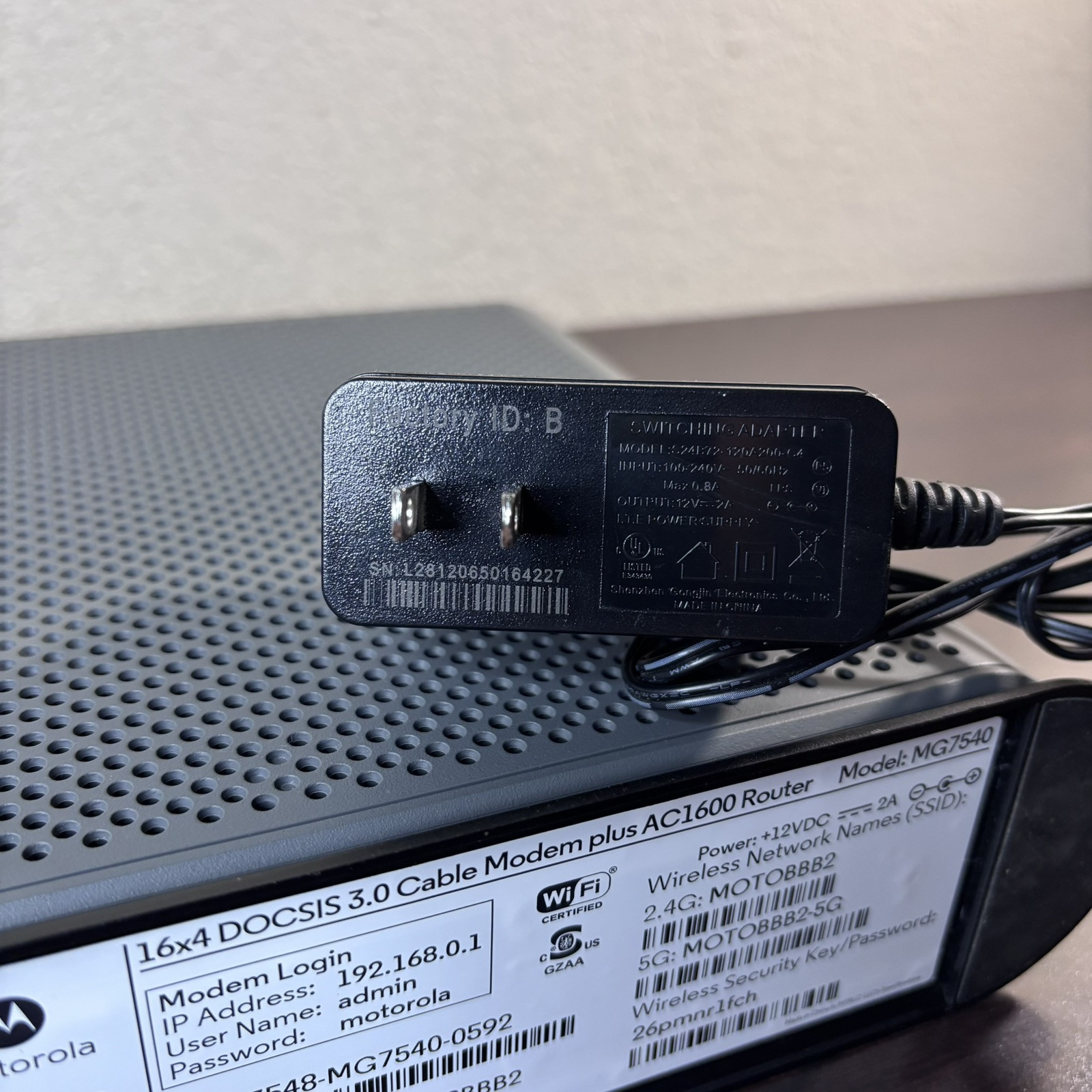 Motorola MG7540 DOCSIS 3.0 16×4 Cable Modem WIFI Router 2.4G / 5G Spectrum
