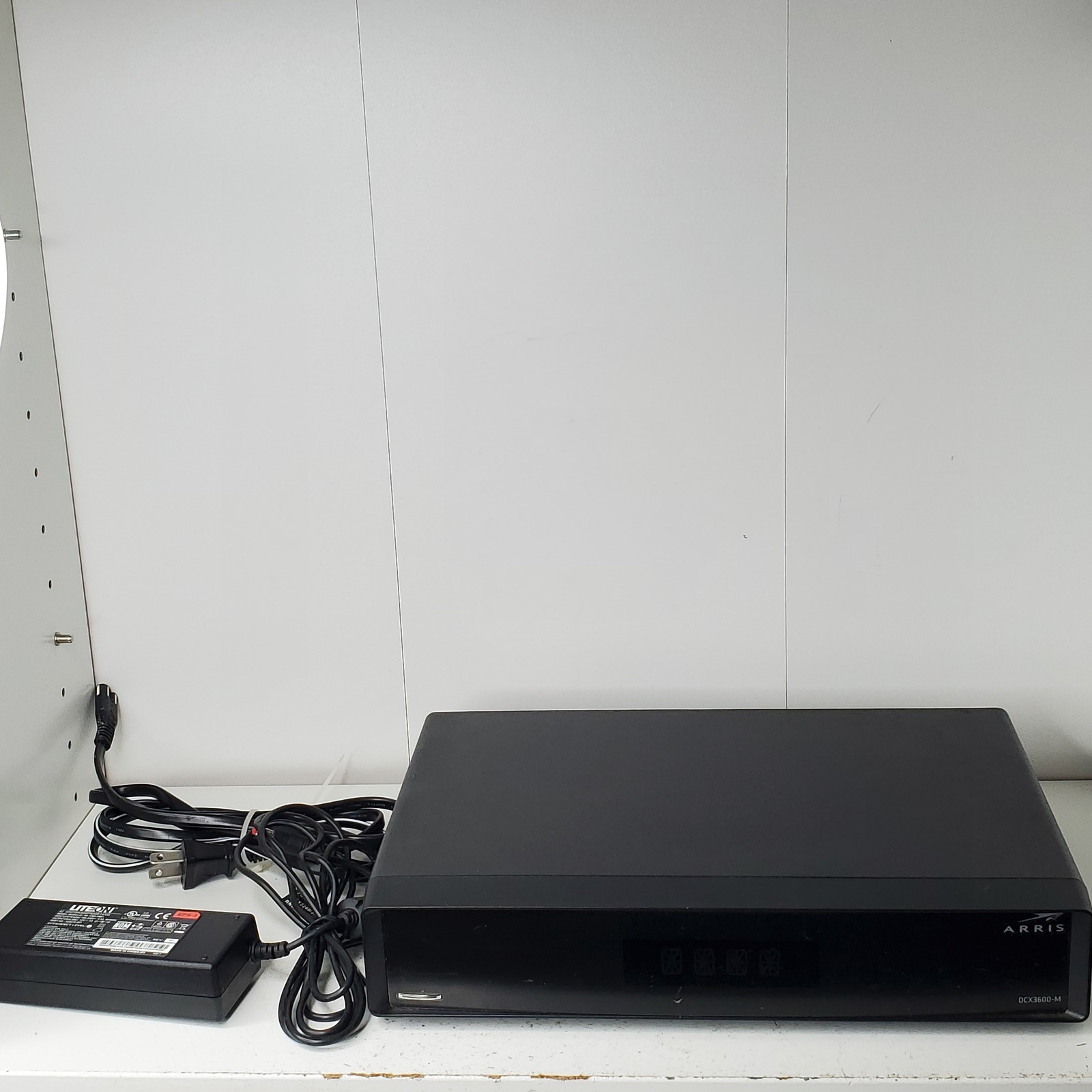 ARRIS DCX3600-M DOCSIS 3.0 Cable Modem DVR Set-Top Box Black with Power Supply