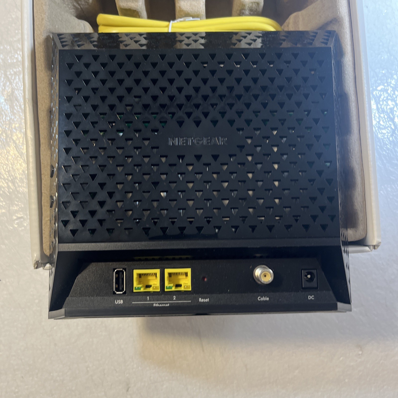 NETGEAR C6250-1AZNAS WiFi Cable AC1600 Modem Router