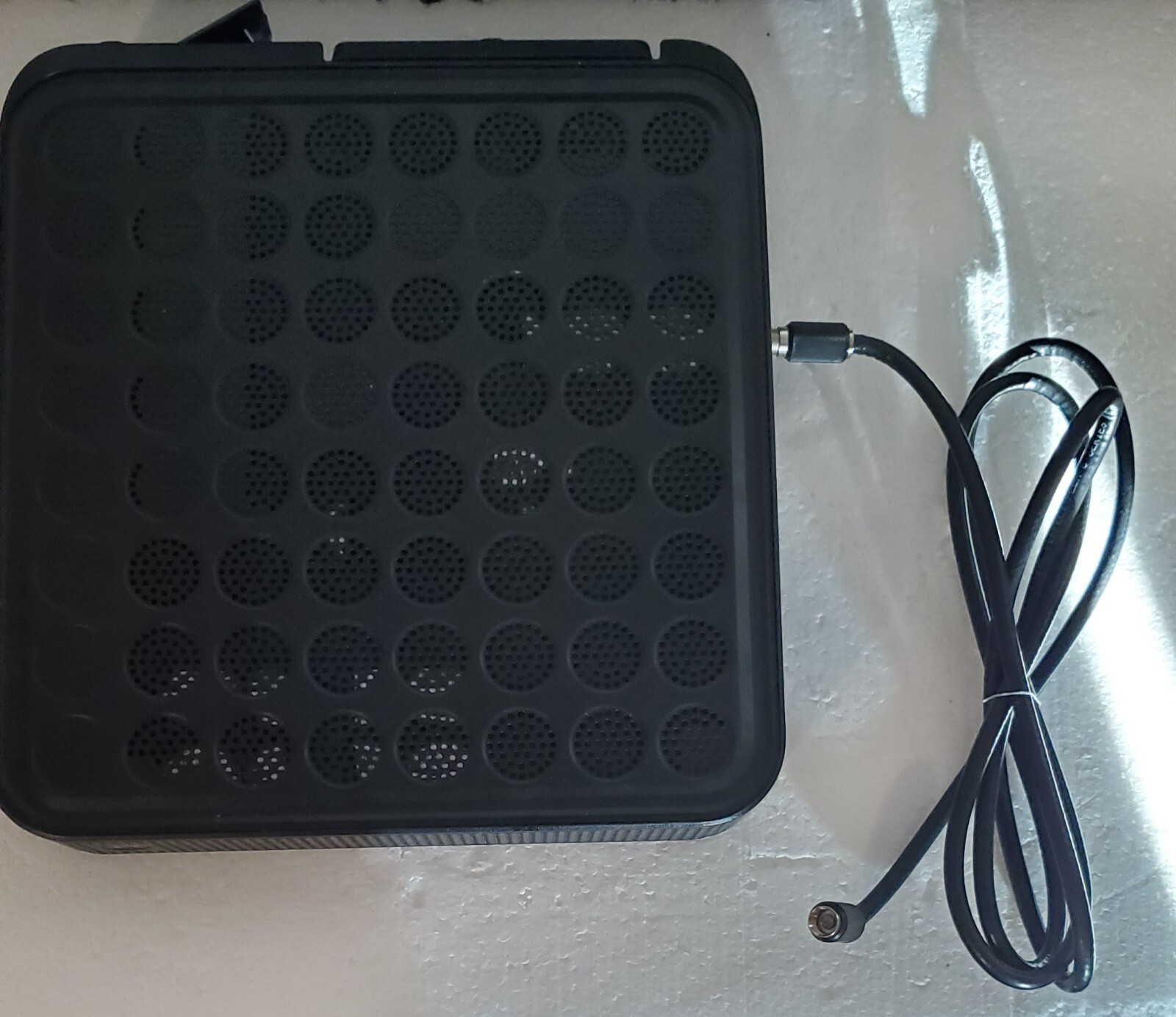 Ubee | DVW32CB | Advanced Wireless Voice Gateway Modem & Router with power cord