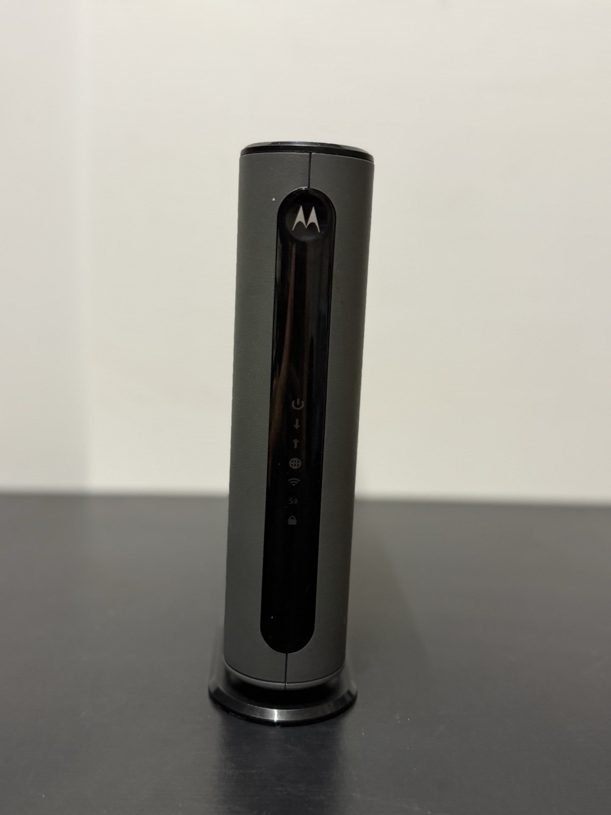 Motorola MG7550 AC1900 Cable Modem Router Combo DOCSIS 3.0 Tested No Connectors
