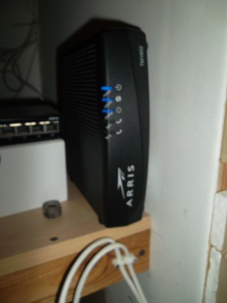 Arris TM1602A DOCSIS 3.0 Telephony Cable Modem + VoIP