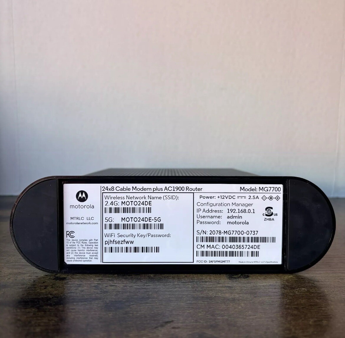 MOTOROLA MG7700 Cable Modem AC1900 Dual Band WiFi Wireless 4 port Gigabit Router