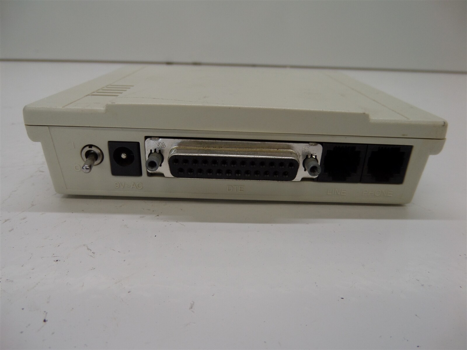 Hayes 5300AM Accura14400 + Fax144 External Modem