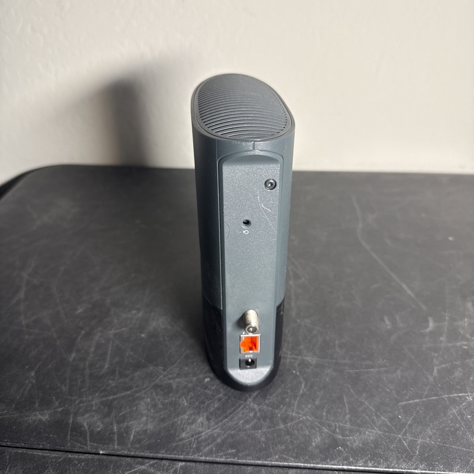 Arris Touchstone CM9200 DOCSIS 3.1 Cable Modem – High Speed No Cords Unit Only