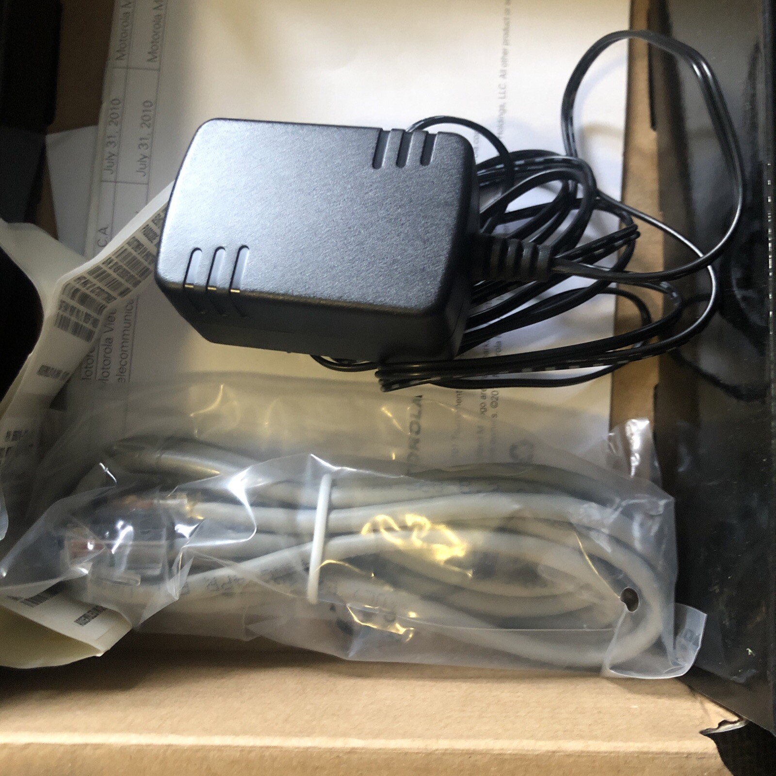 Motorola SURFboard Wireless Cable Modem Gateway SBG901 30.72 Mbps