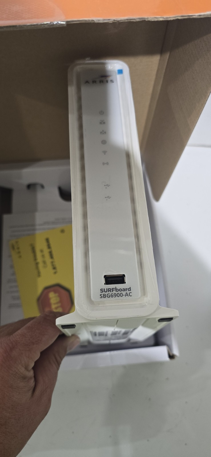 ARRIS SURFboard SBG6900AC Docsis 3.0 Cable Modem & AC1900 Wi-Fi Router