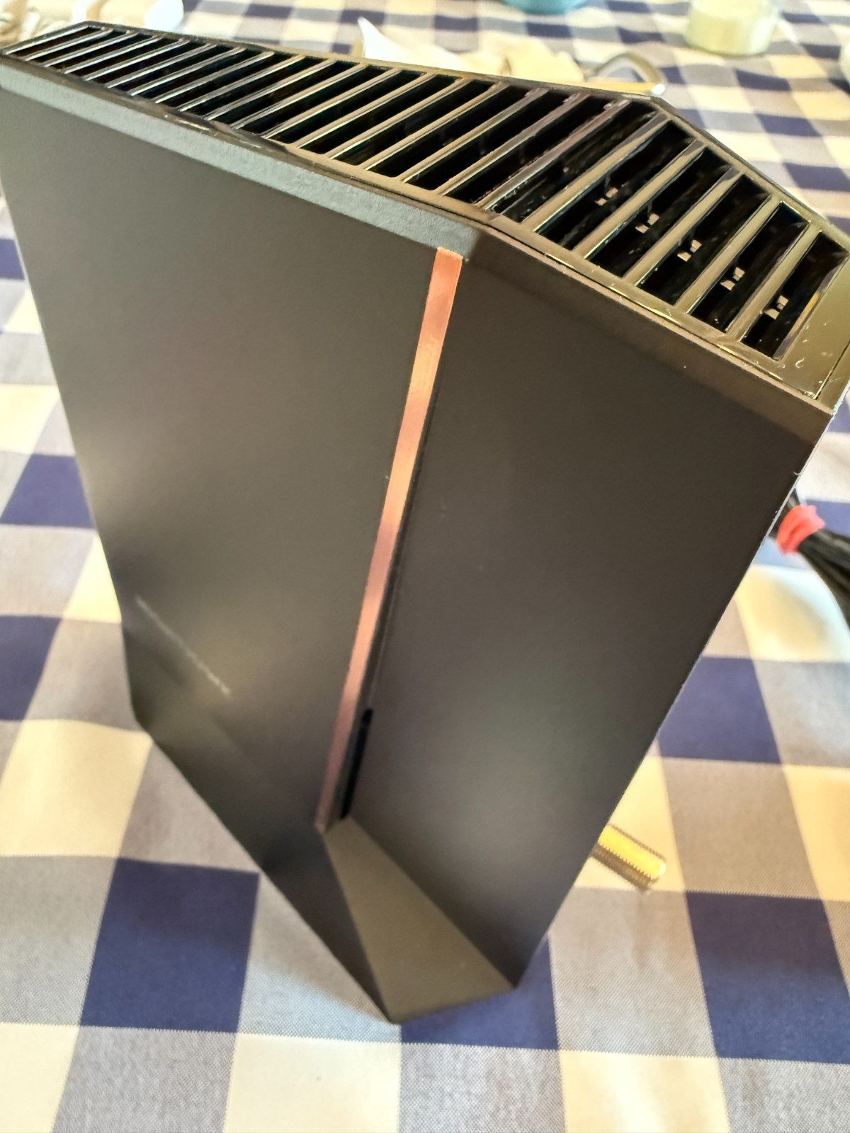 NETGEAR Nighthawk CM2000 CM2000-100NAS DOCSIS 3.1 2.5Gbps Cable Modem Great