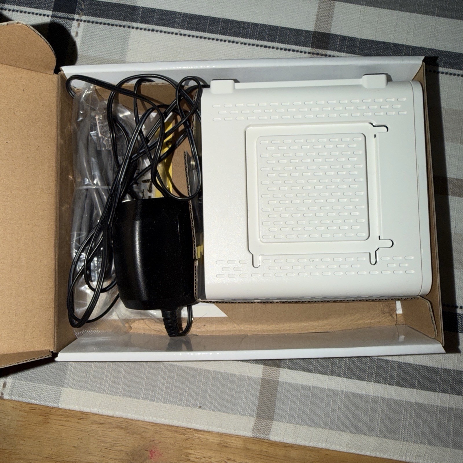 ARRIS SURFboard SB6190 DOCSIS 3.0 32 x 8 Gigabit Cable Modem
