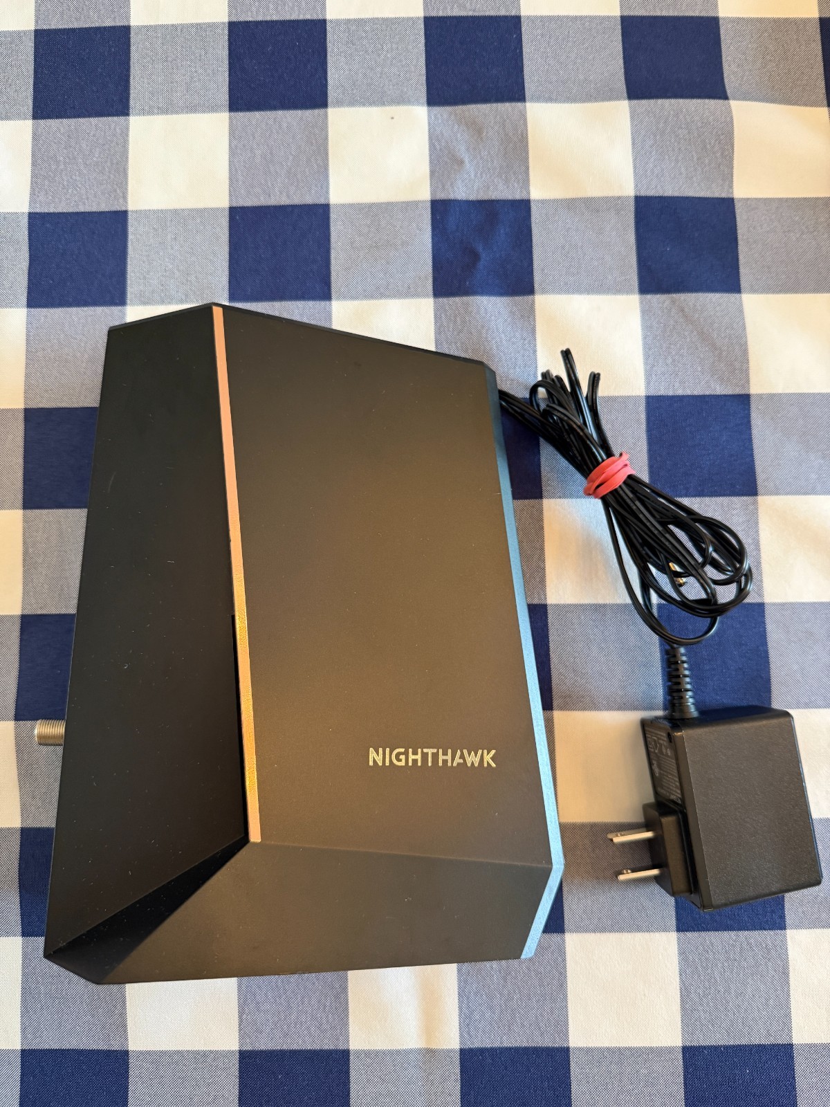 NETGEAR Nighthawk CM2000 CM2000-100NAS DOCSIS 3.1 2.5Gbps Cable Modem Great