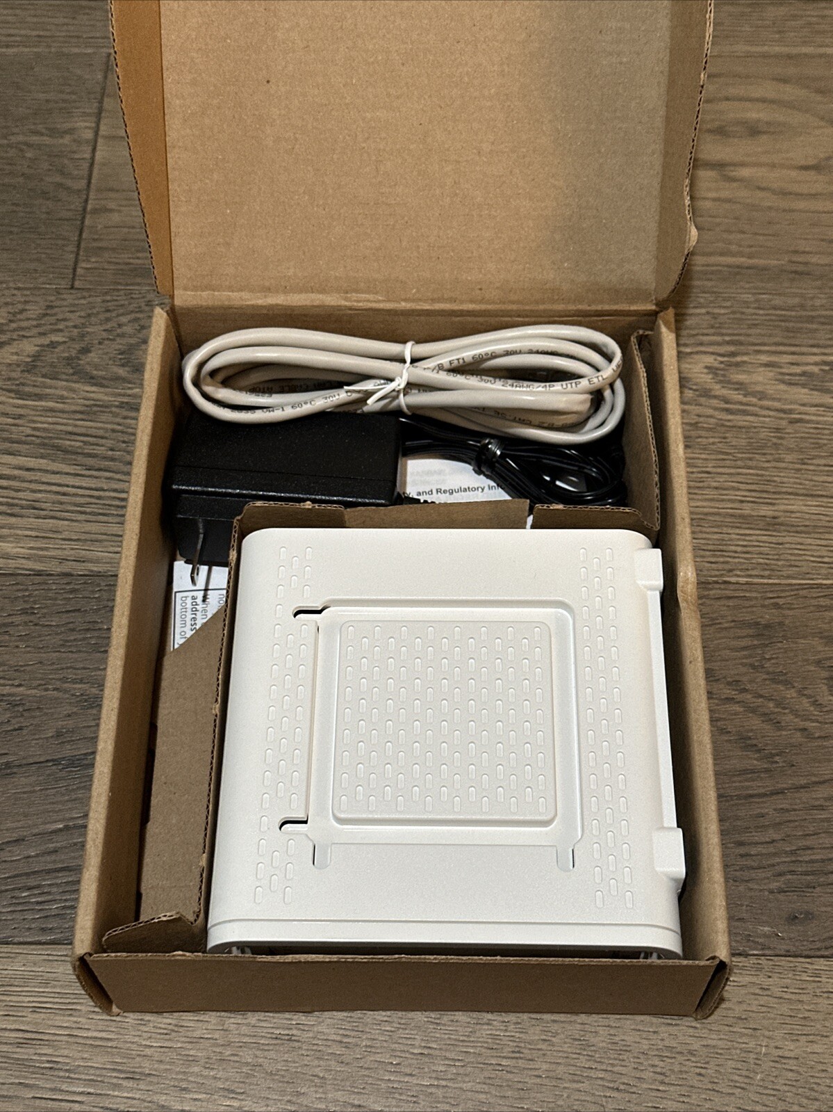 WHITE ARRIS SURFboard SB6190 DOCSIS 3.0 32 x 8 Gigabit Cable Modem 1 Gbps