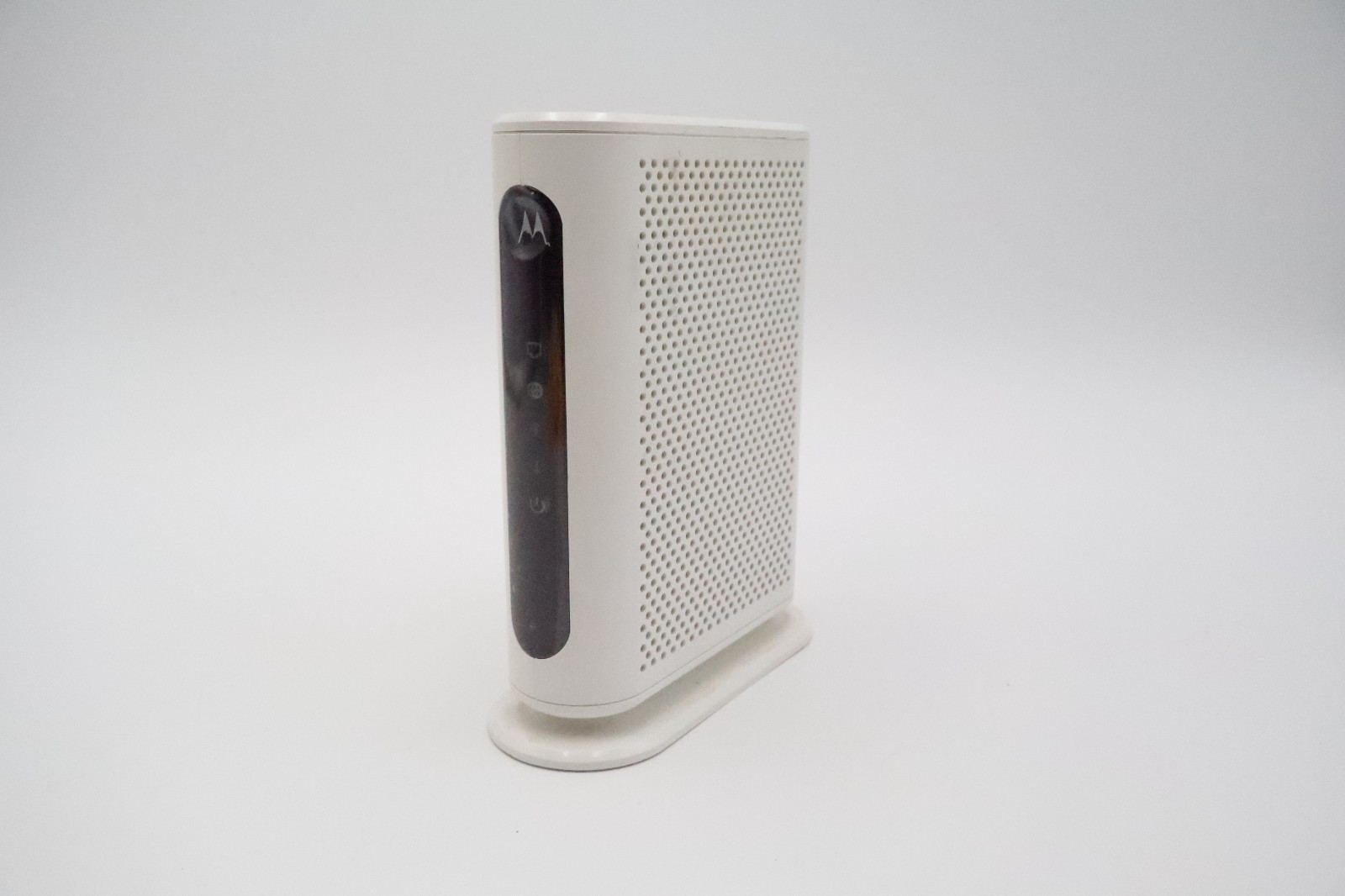Motorola MB7420 16×4 DOCSIS 3.0 Cable Modem 686 Mbps Ethernet White