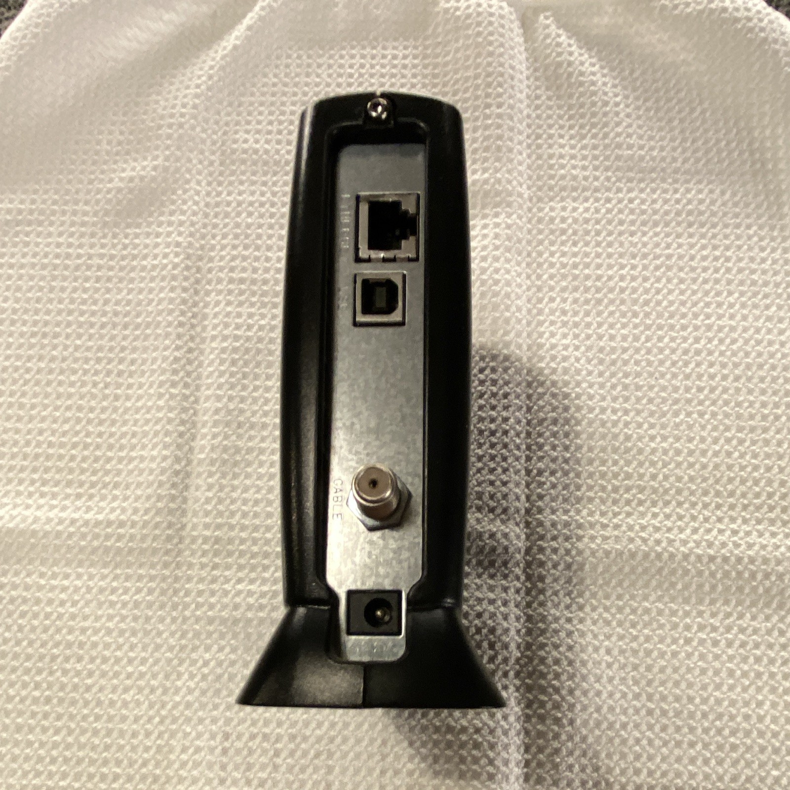 Motorola SURFboard SB5120 DOCSIS 2.0 Cable Modem 38 Mbps USB/Ethernet Black