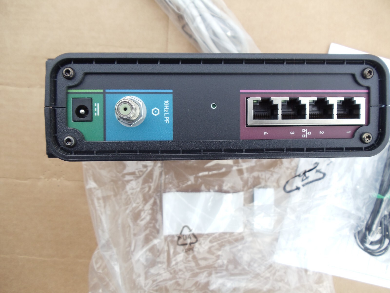 Motorola Arris Surfboard Modem/WiFi Router N300 Dual Band Model SBG6580