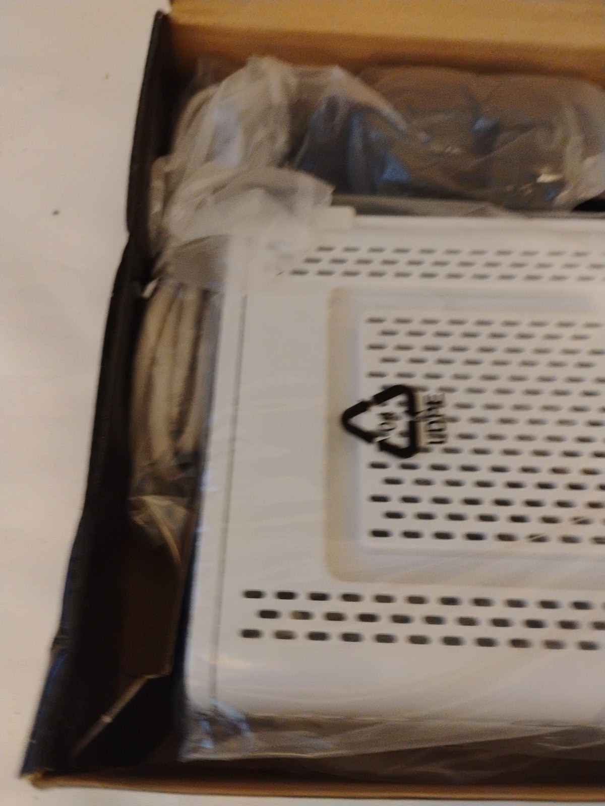 Motorola SB6141 SURFboard eXtreme DOCSIS 3.0 Cable Modem 300 mbps