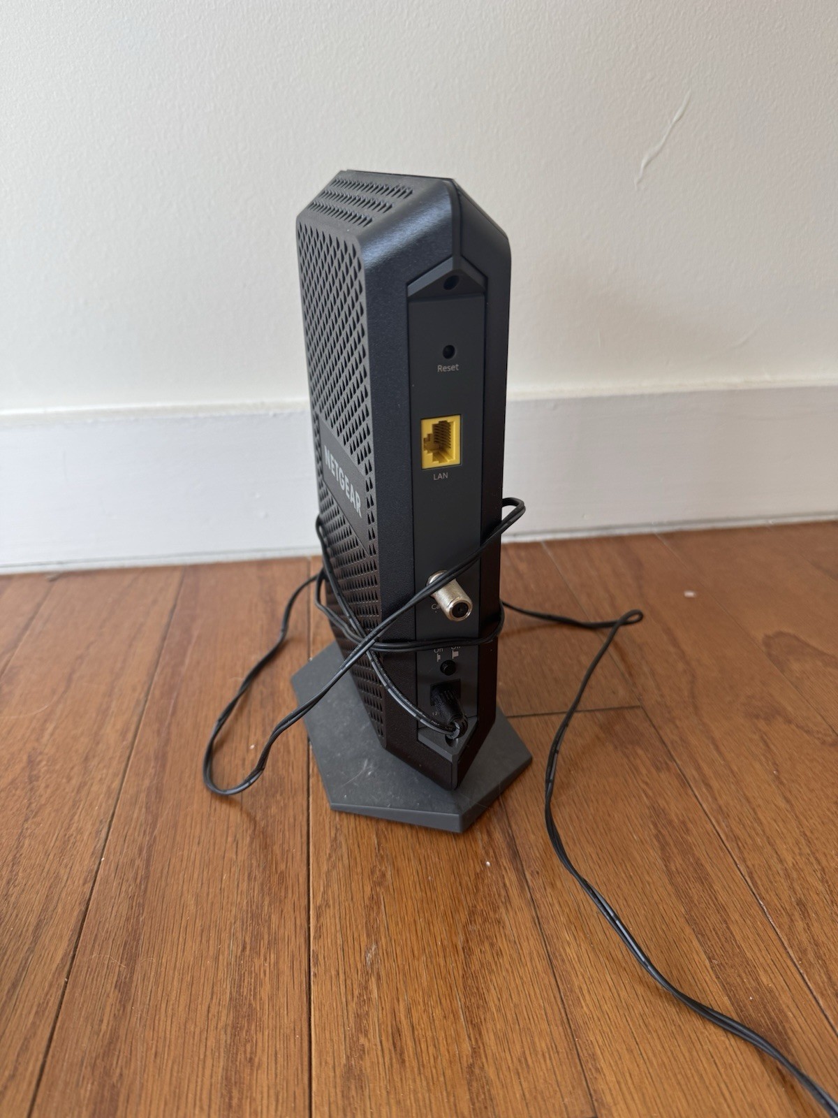 NETGEAR CM1000 DOCSIS 1000Mbps Cable Modem (CM1000-1AZNAS)