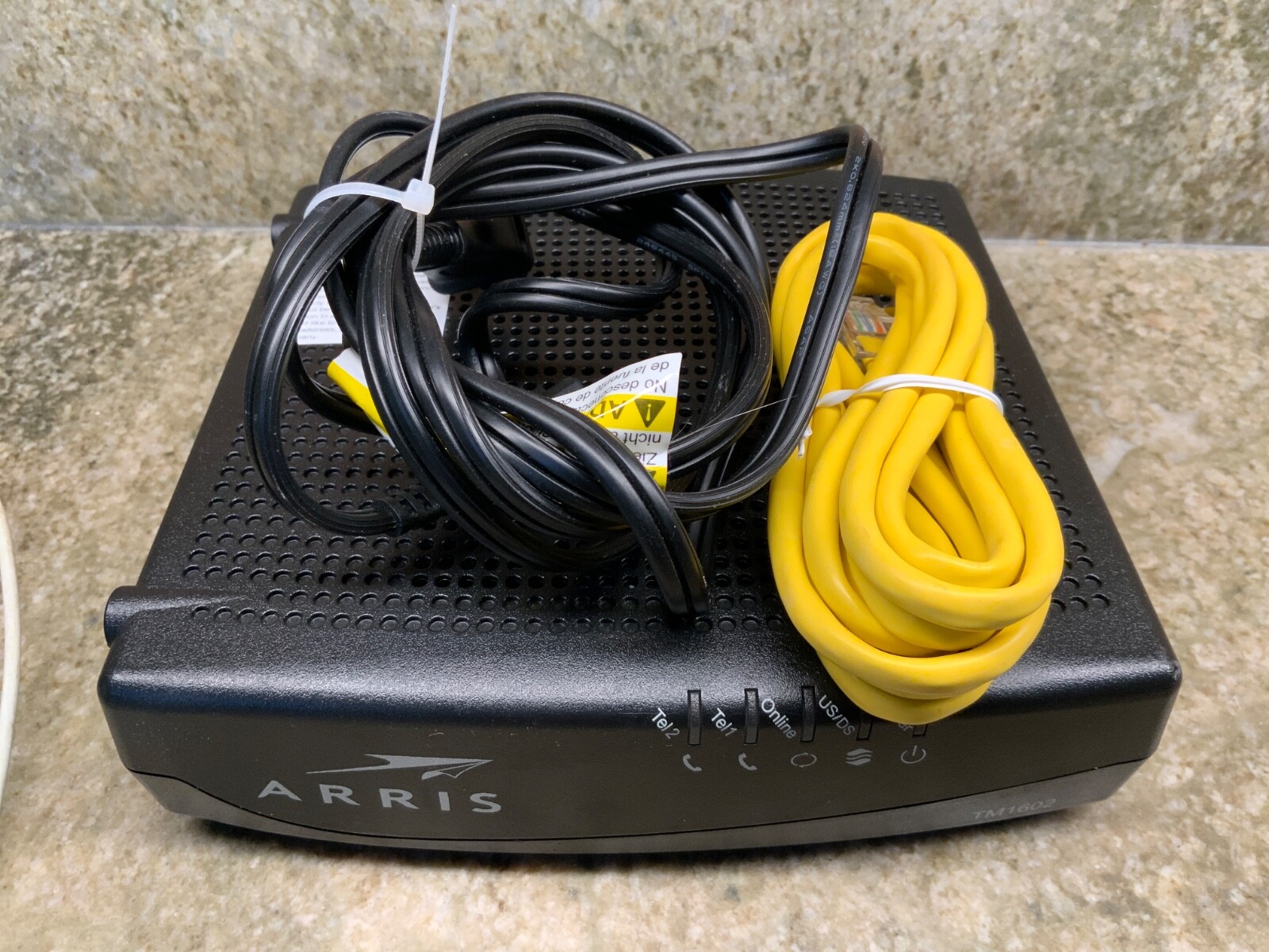 Cable Modem w/ Cables Arris TM1602A DOCSIS 3.0