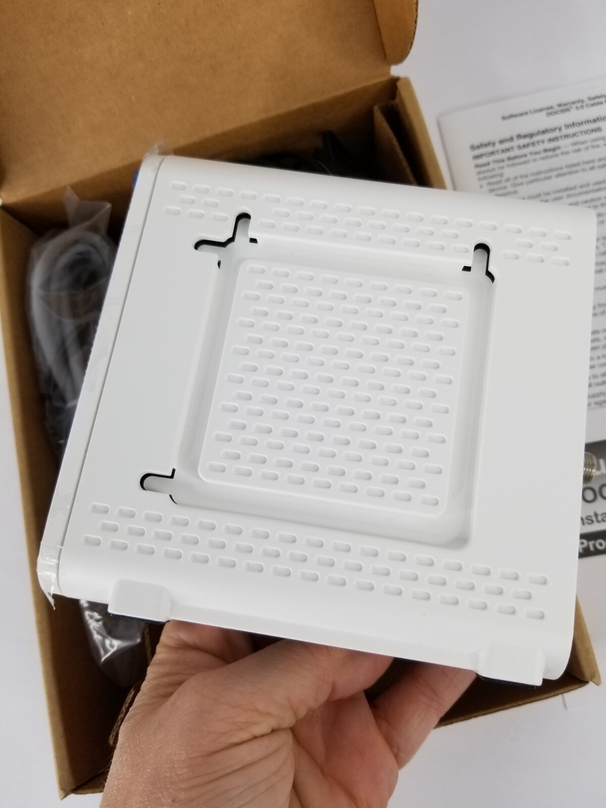ARRIS Motorola SB6141 DOCSIS 3.0 Cable Modem