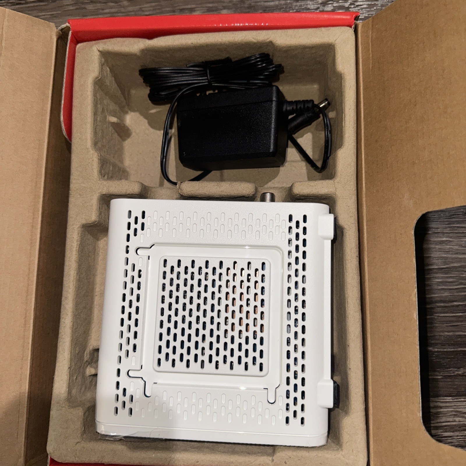 ARRIS SURFboard SB8200 DOCSIS 3.1 10 Gbps Cable Modem