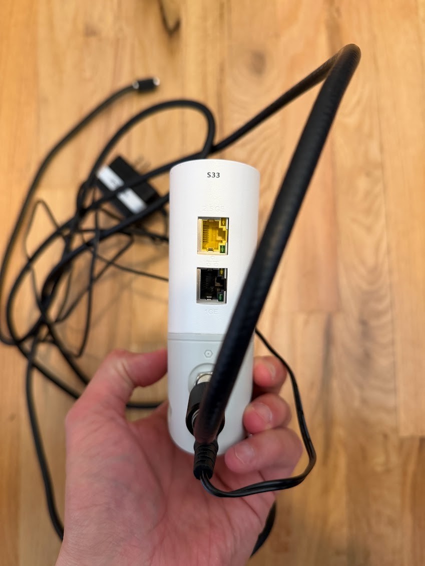 ARRIS SURFboard S33 DOCSIS 3.1 Multi-Gig Cable Modem (Up to 2.5 Gbps)