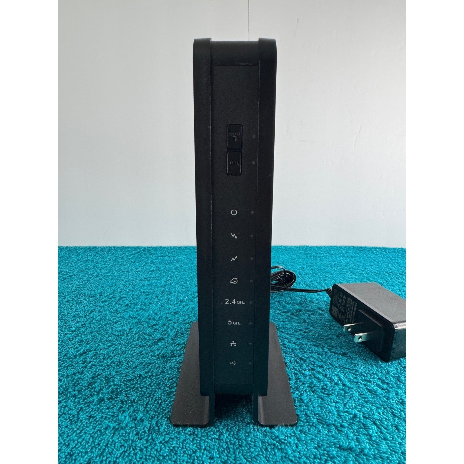 NETGEAR N600 WiFi DOCSIS 3.0 Modem Router with 5 Port Ethernet Switch Bundle