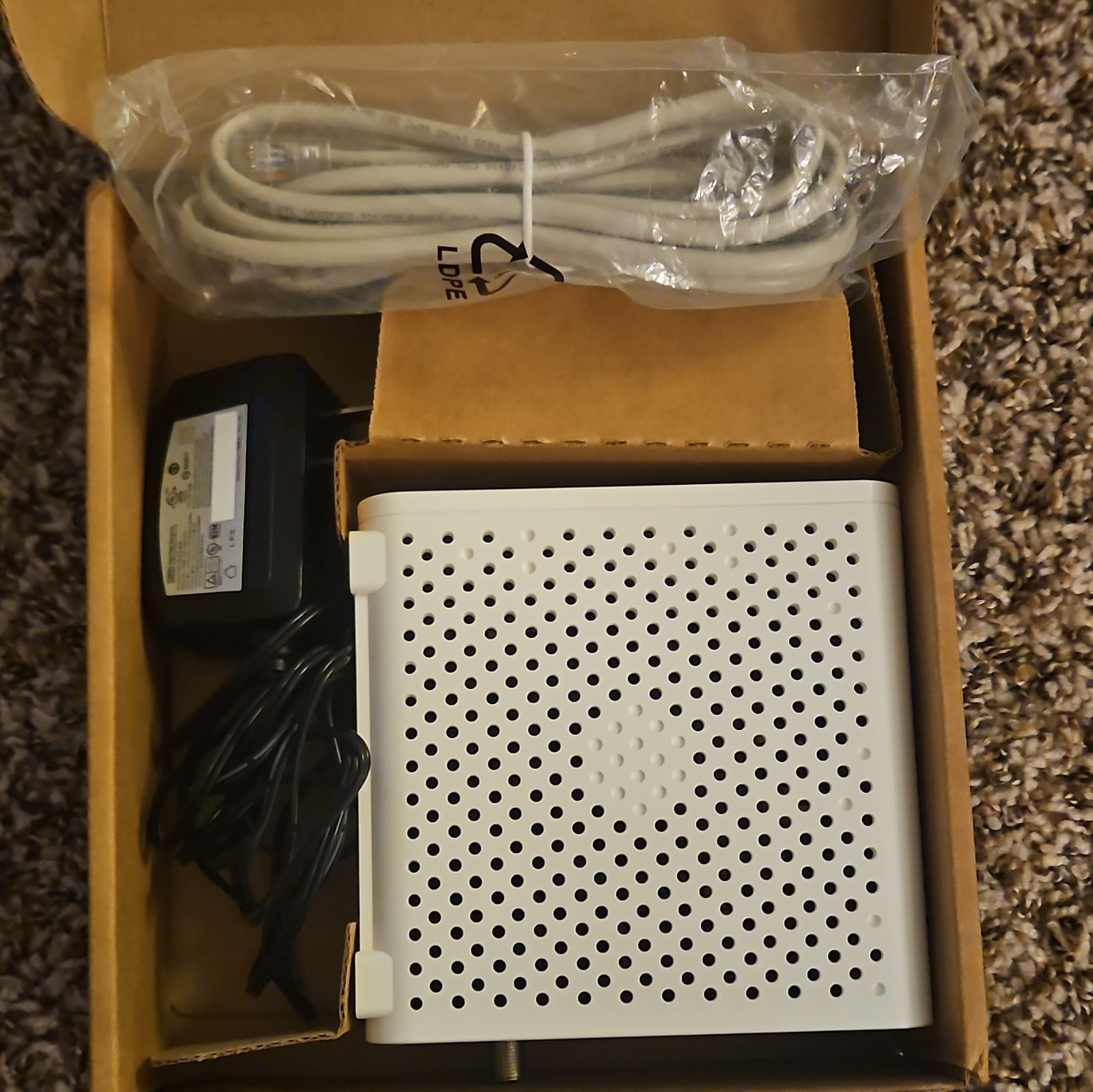 ARRIS SURFboard SB6183 DOCSIS 3.0 Cable Modem 686 Mbps w/ PSU & Ethernet Cable