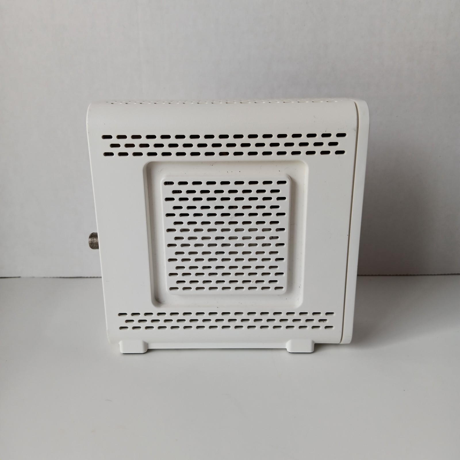 Arris SURFboard SB6141 DOCSIS 3.0 Cable Modem