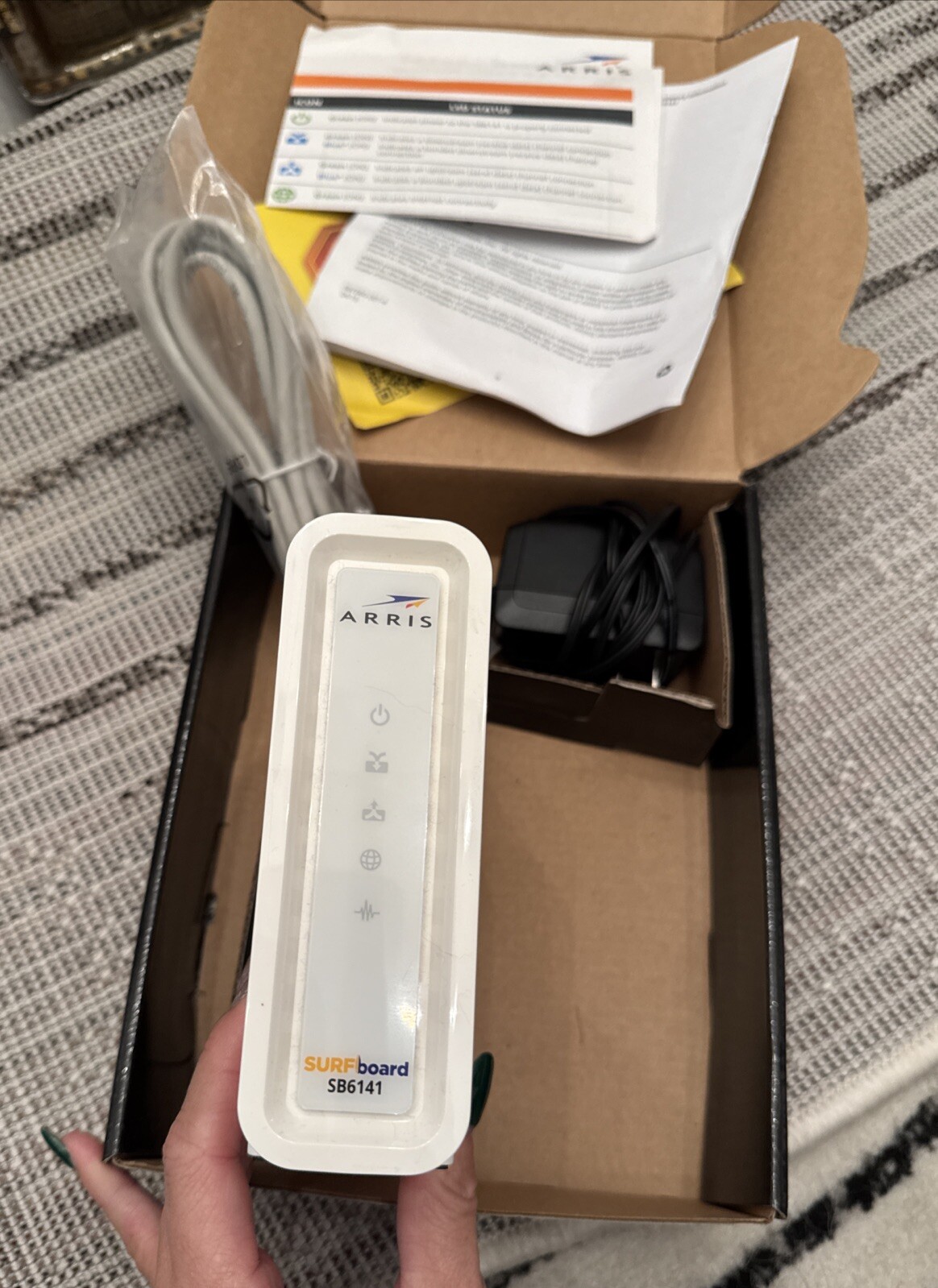 IOB Motorola ARRIS SURFboard SB6141 DOCSIS 3.0 Cable Modem 400 Series Black