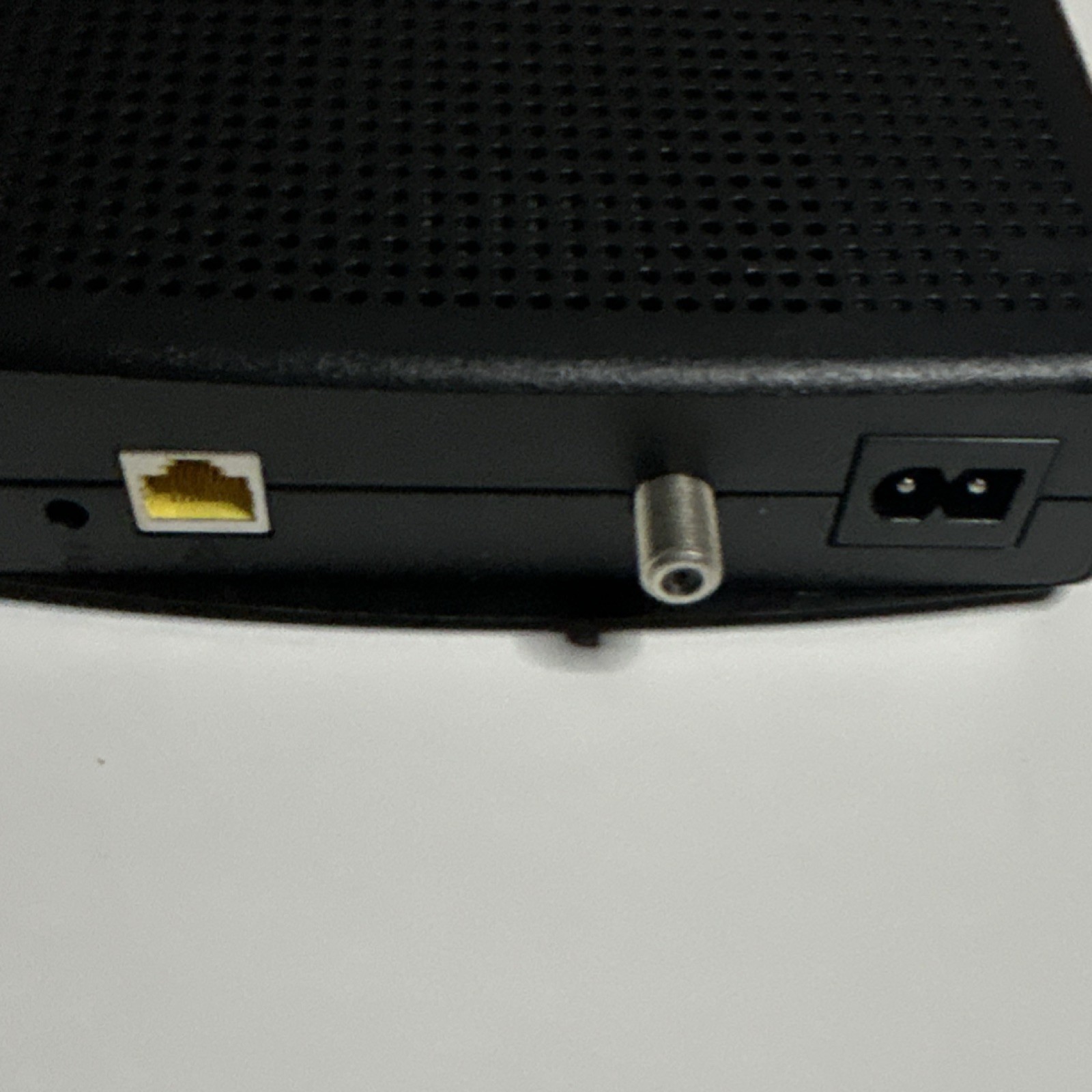 ARRIS CM820A DOCSIS 3.0 Cable Modem Black Ethernet Coaxial 1 LAN Port