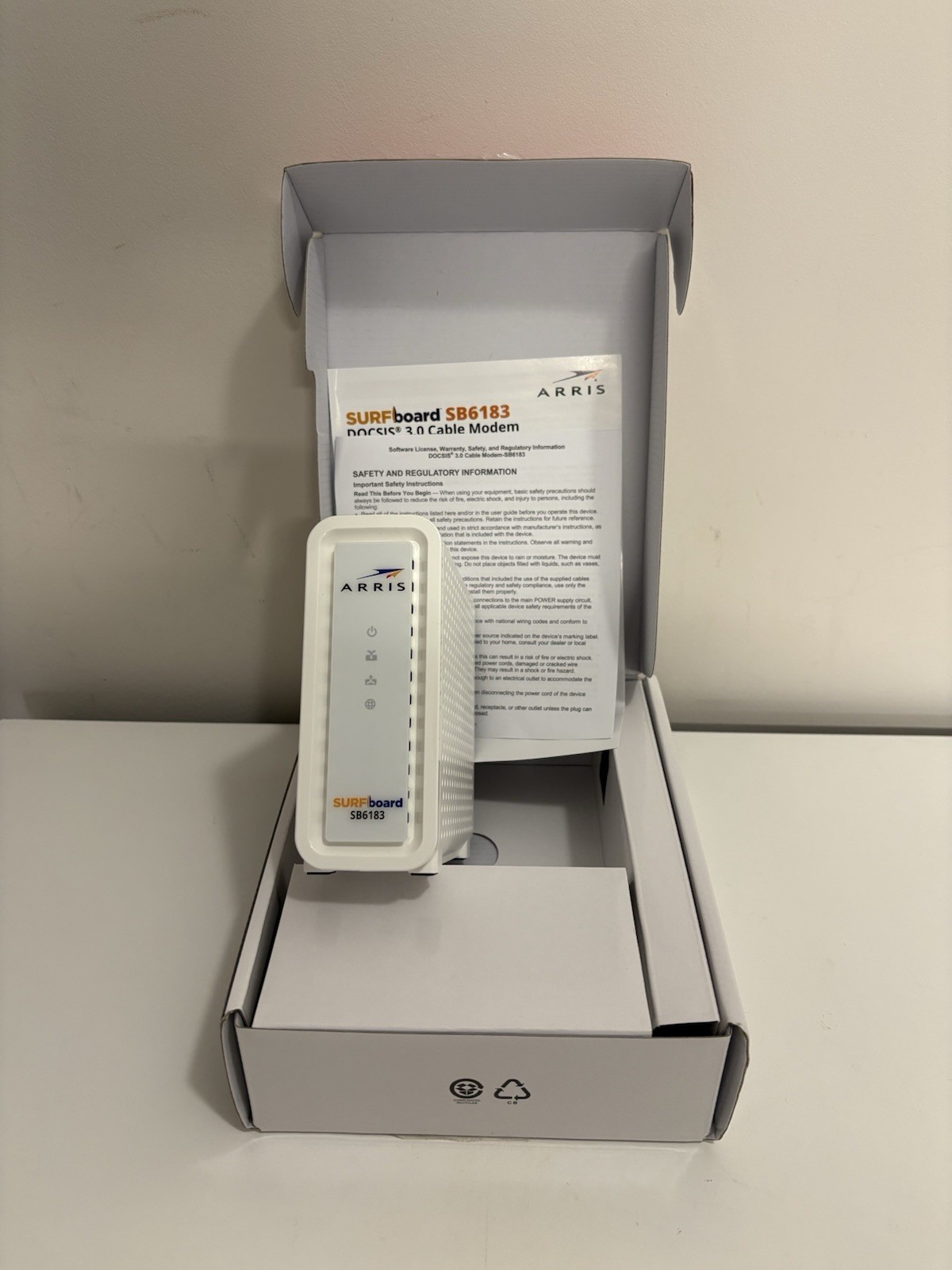 Arris Surfboard SB6183 686 Mbps 16×4 DOCSIS Cable Modem, White, Appears New
