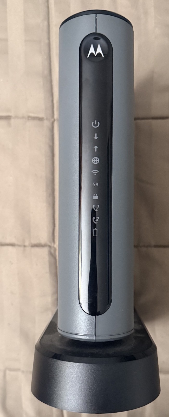 USED MOTOROLA MT7711 24×8 CABLE MODEM DUAL WiFi Gigabit Router with Voice