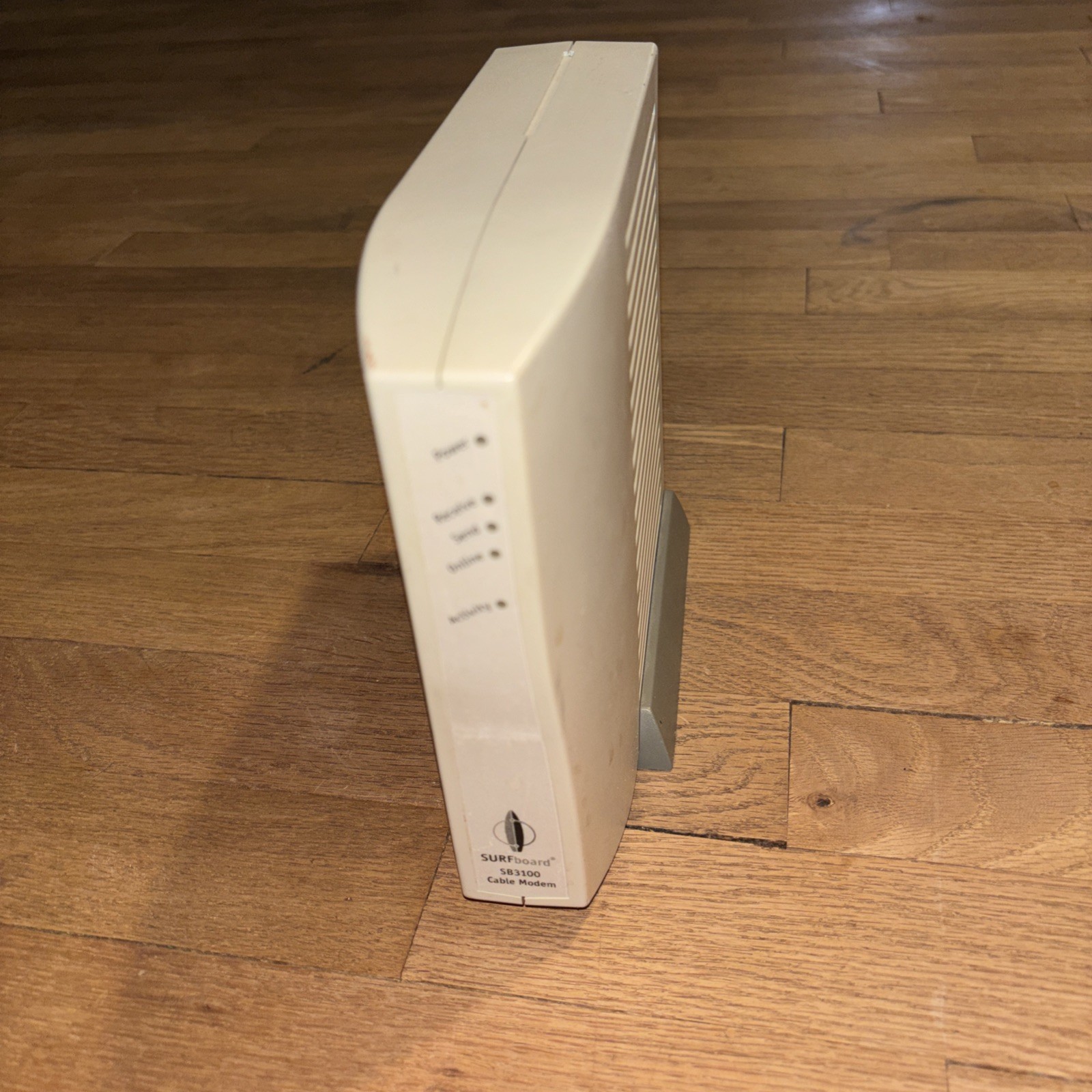 Cable Modem SURFboard SB3100 (SB3100) 38 Mbps/Ethernet & power