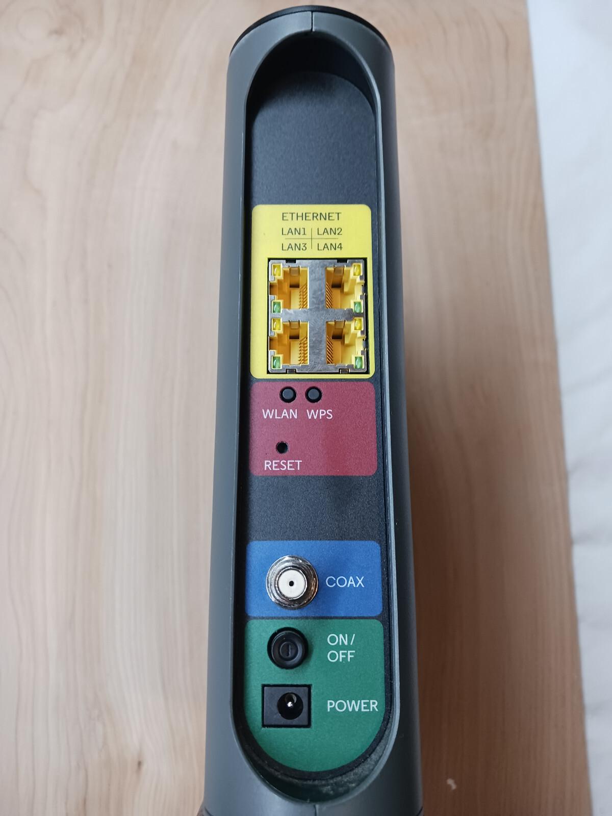 Motorola MG7550 16×4 DOCSIS 3.0 Cable Modem Plus AC1900 WiFi Router