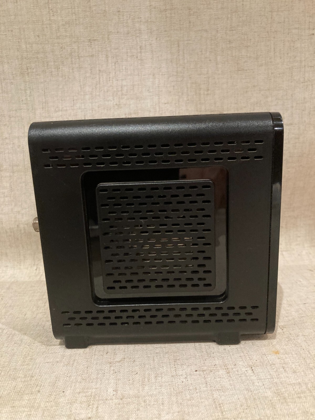 Motorola Arris Surfboard SB6121 Cable Modem. Power & Ethernet Cords Included