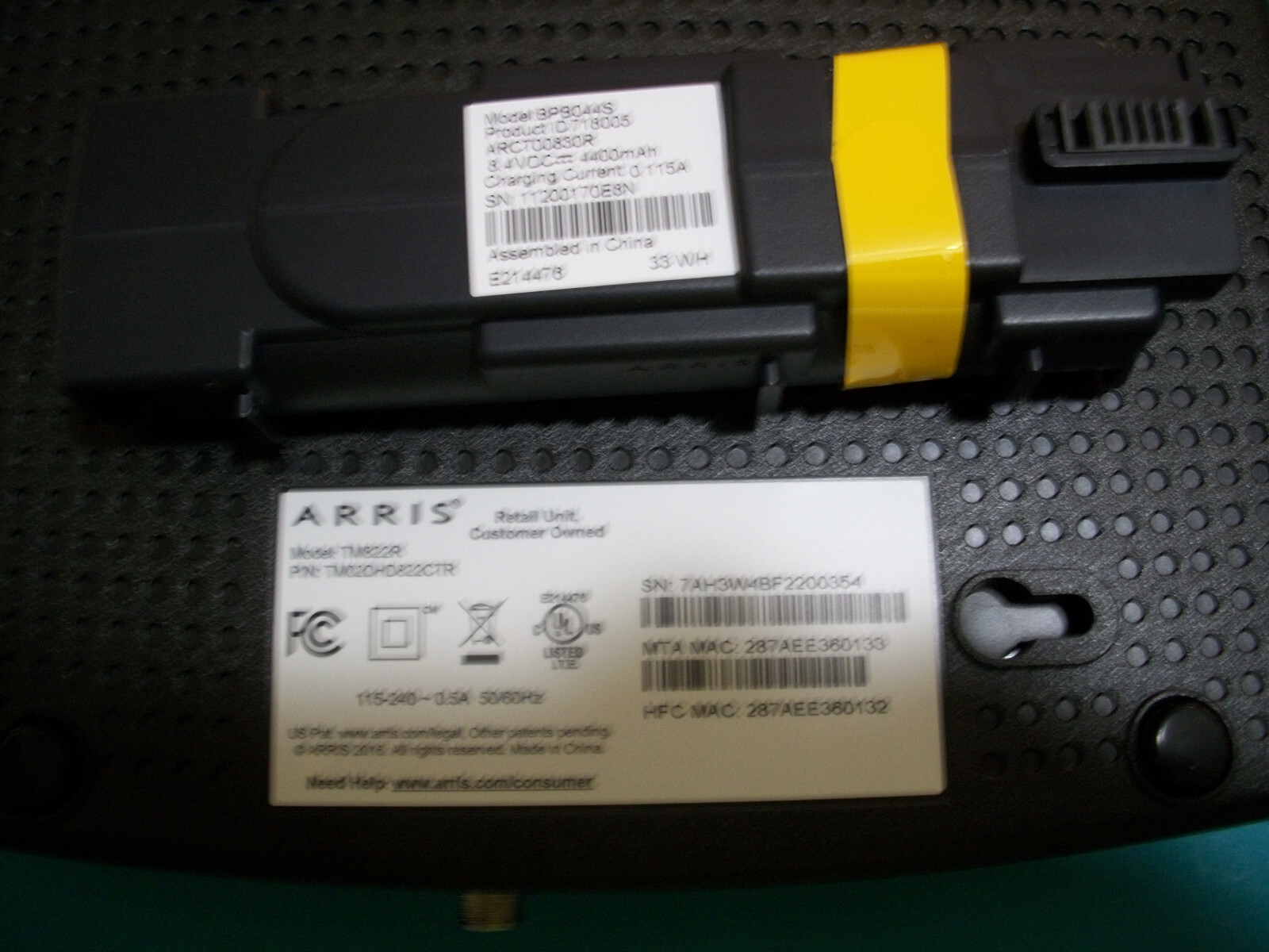 ARRIS – SURFboard Telephony Voice Cable Modem – Black TM822R – 8 x 4 DOCSIS 3.0