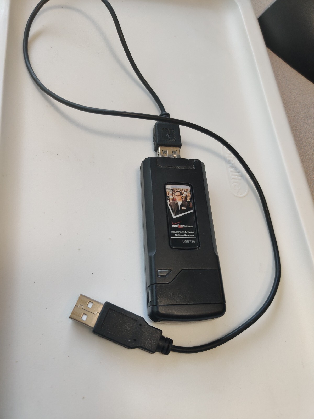 Verizon Wireless USB720 Modem Broadband Access Point And Cable