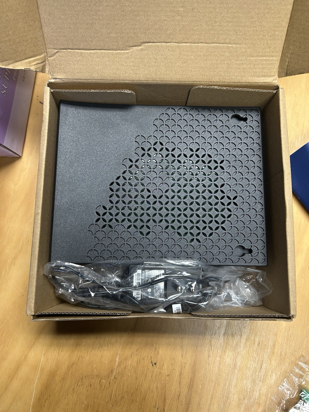 New in Box Spectrum Internet Cable Modem Model E31T2V1 DOCSIS 3.1 eMTA