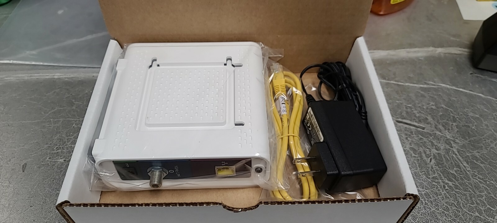 ARRIS Surfboard SB6190 – 32×8 Docsis 3.0 Cable Modem – White