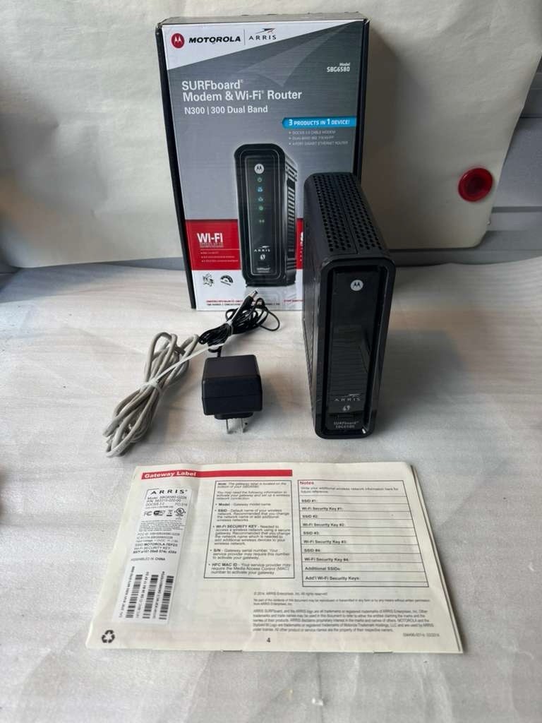 MOTOROLA ARRIS SURFboard SBG6580 DOCSIS 3.0Cable Modem & Wi-F1 Router N300 Dual