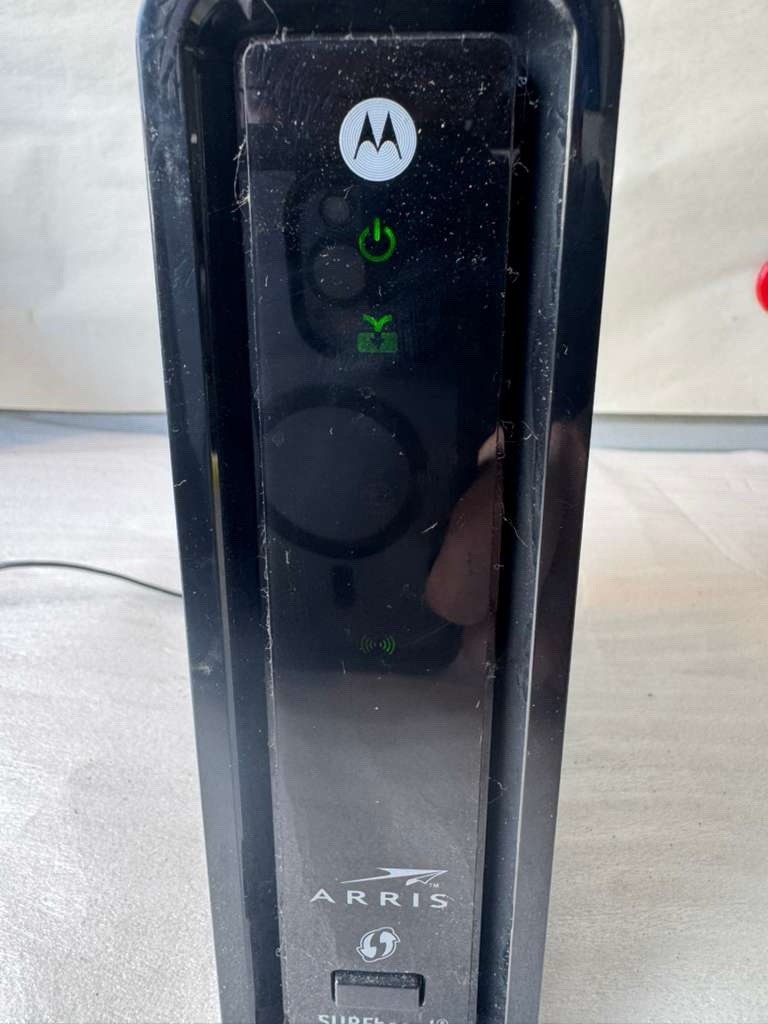 MOTOROLA ARRIS SURFboard SBG6580 DOCSIS 3.0Cable Modem & Wi-F1 Router N300 Dual
