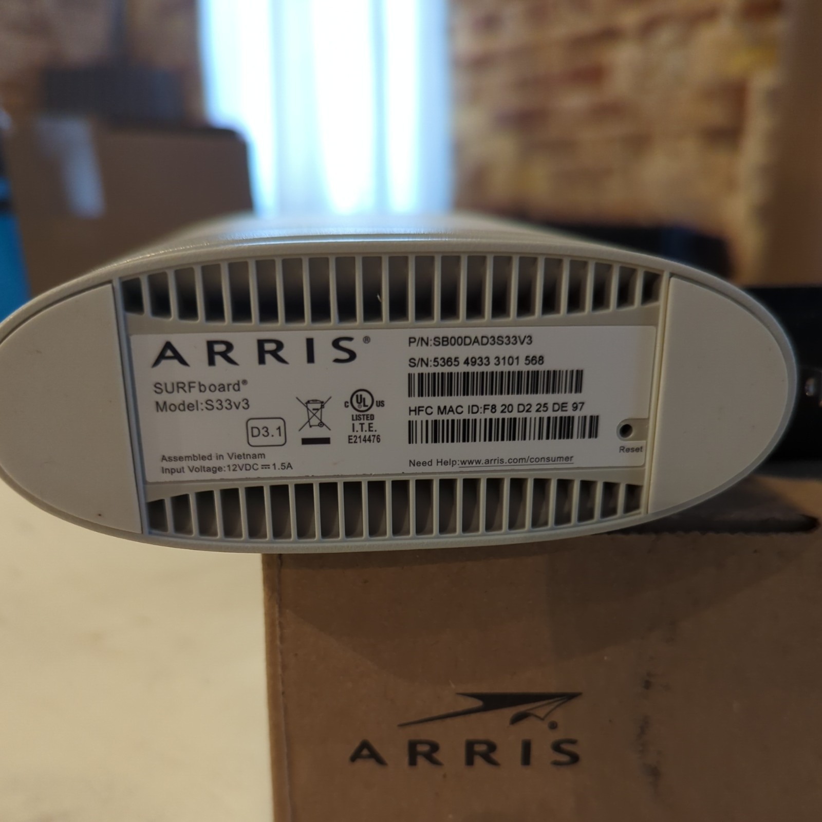 ARRIS S33 v3 SURFboard DOCSIS 3.1 Multi-Gigabit Cable Modem 2.5 Gbps Used