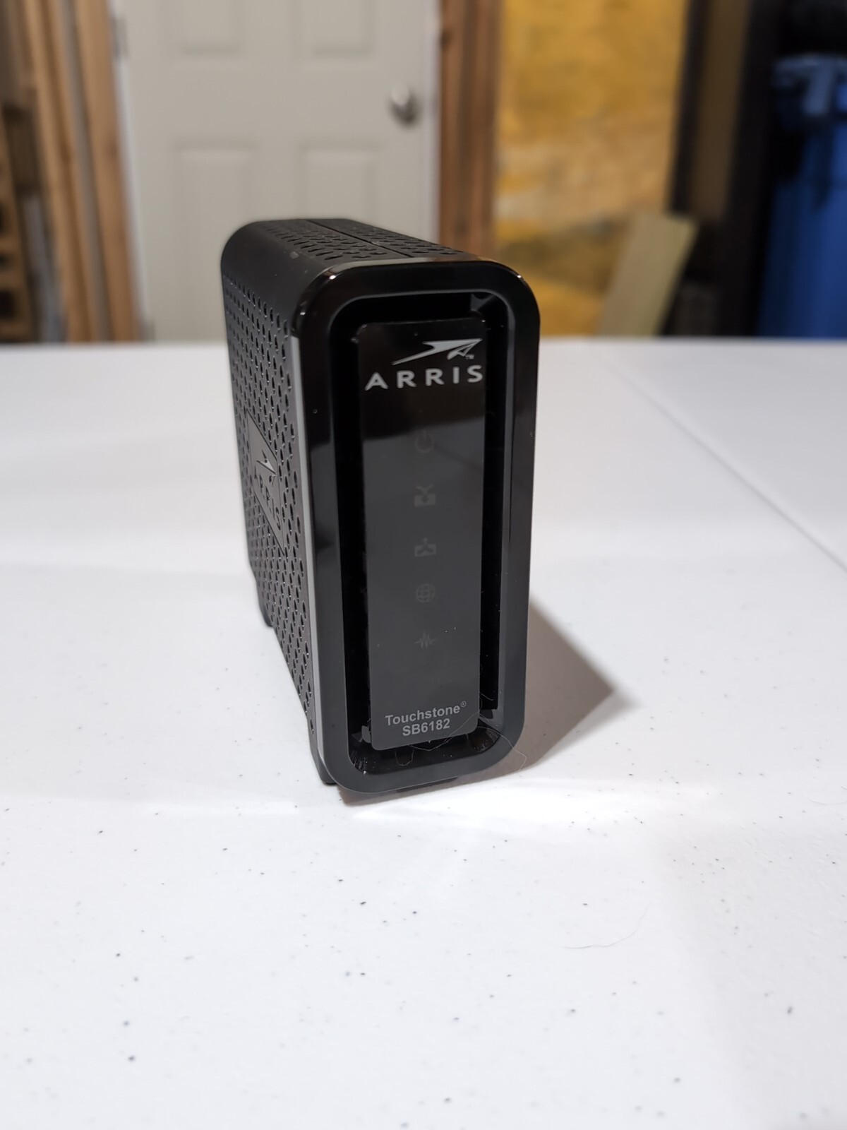 ARRIS Touchstone SB6182 DOCSIS 3.0 Mini Cable Modem – Works Great