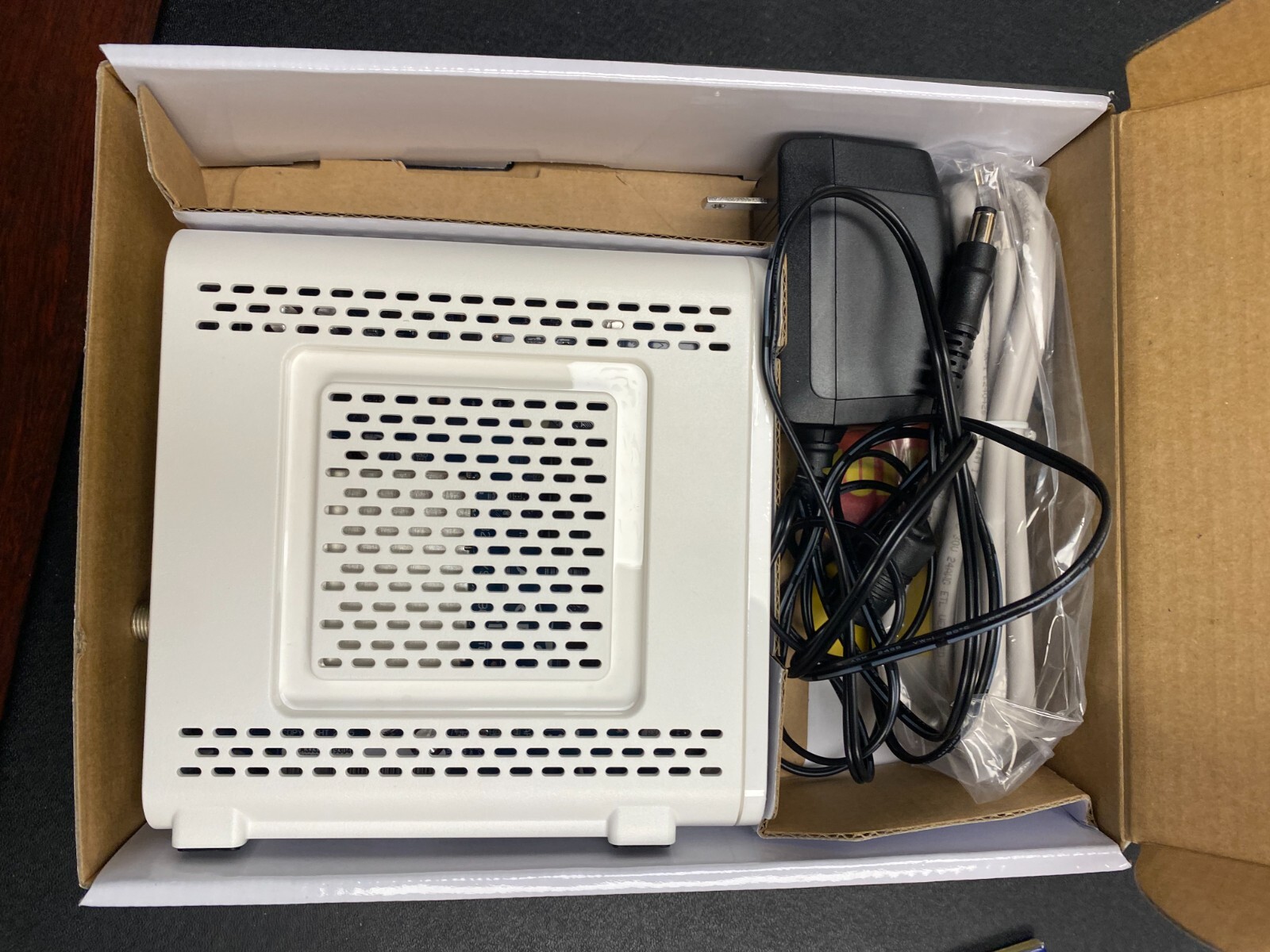 Arris Surf Board Docsis 3.0 Cable Modem 1.4Gbps 32 x 8 SB6190