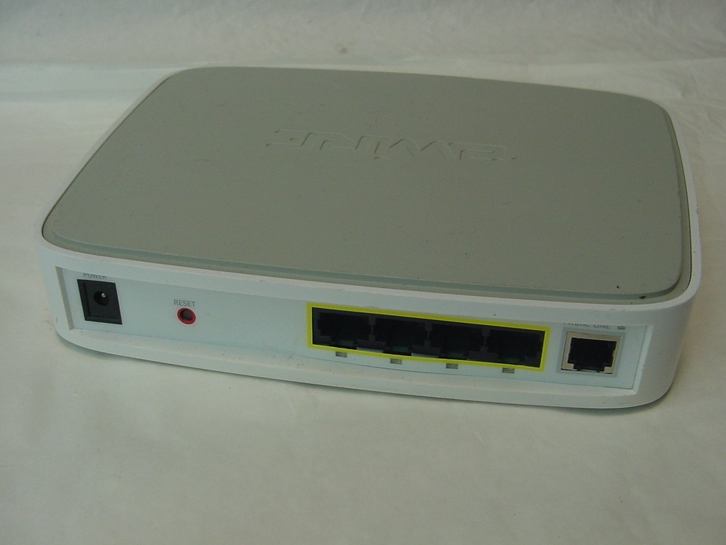 AT&T WIRELESS ROUTER DSL MODEM 2701HG-B – NO POWER CORD INCLUDED