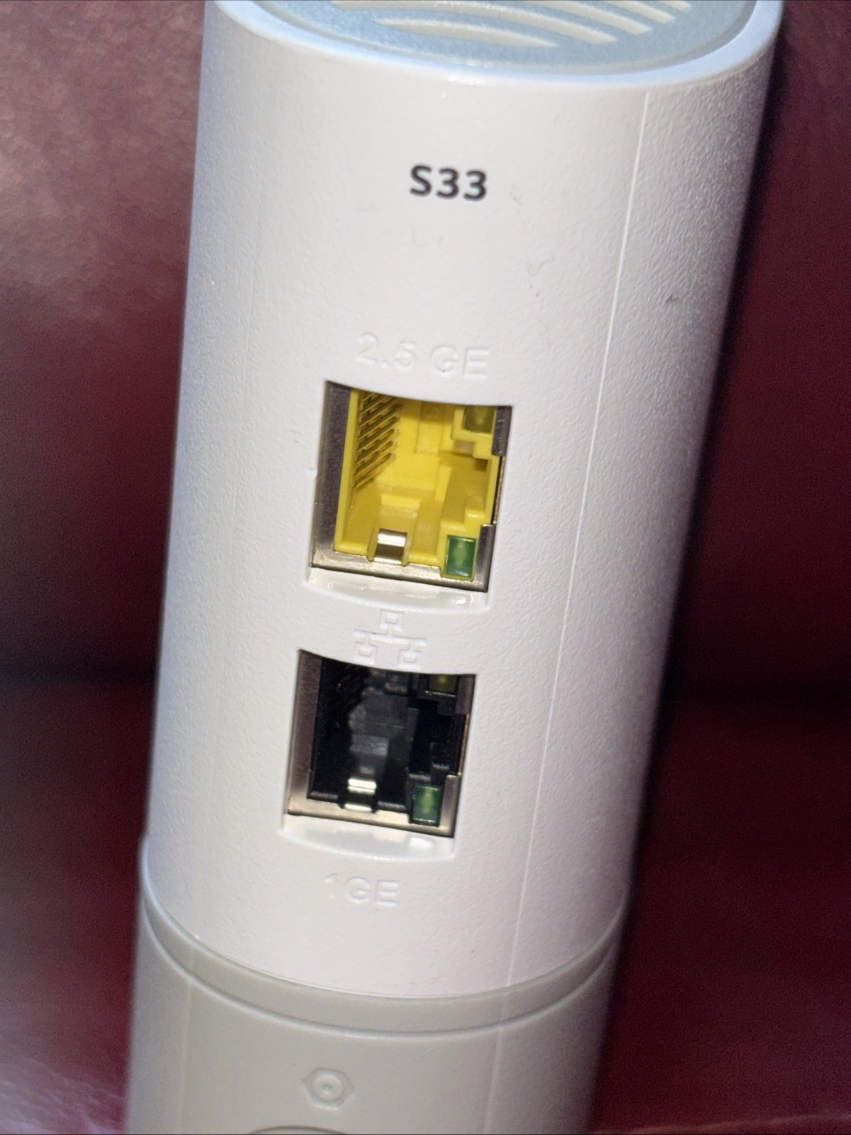 ARRIS S33 SURFboard Multi-Gigabit Cable Modem 2.5 Gbps Ethernet Port