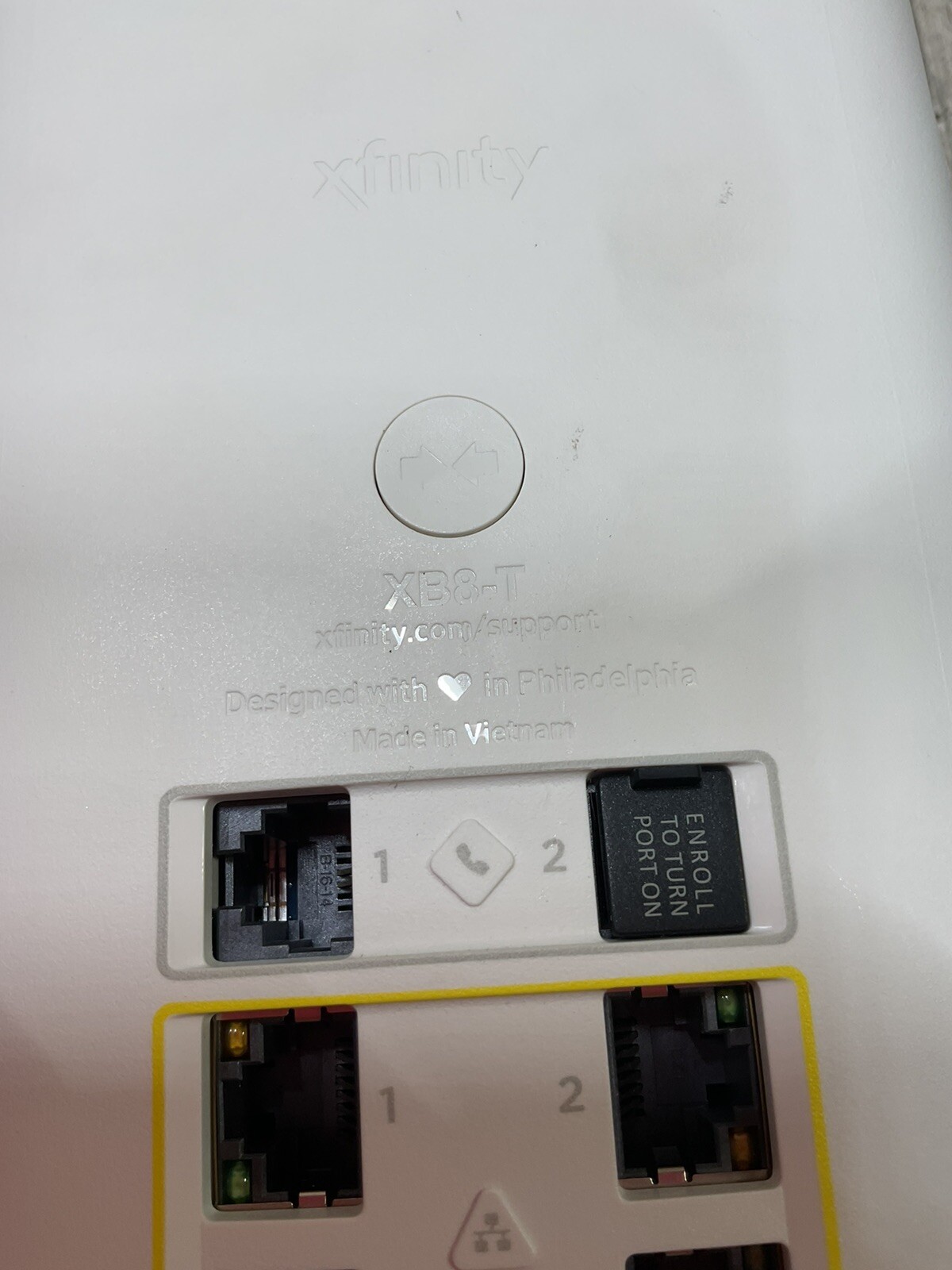 Xfinity XFi Gateway Router XB8-T As Is For Parts or Repair No power Adapter